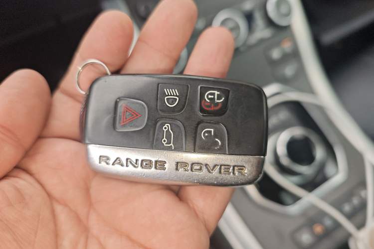 Used Land Rover Range Evoque 2017 2.0T PURE Style Edition Vehicle Key