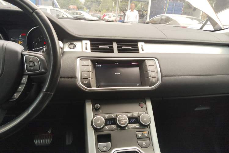 Used Land Rover Range Evoque 2017 2.0T SE Smart Glow Edition Audio And AC Panel