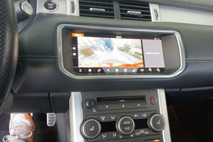 Used Land Rover Range Evoque 2017 2.0T Convertible Edition Audio And AC Panel