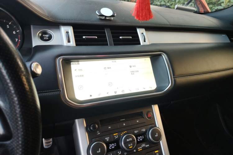 Used Land Rover Range Evoque 2017 2.0T Convertible Edition Audio And AC Panel