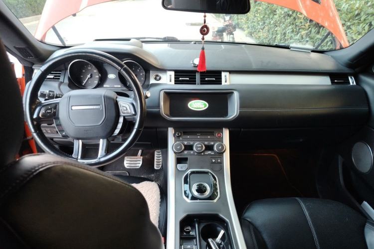 Used Land Rover Range Evoque 2017 2.0T Convertible Edition Center Console