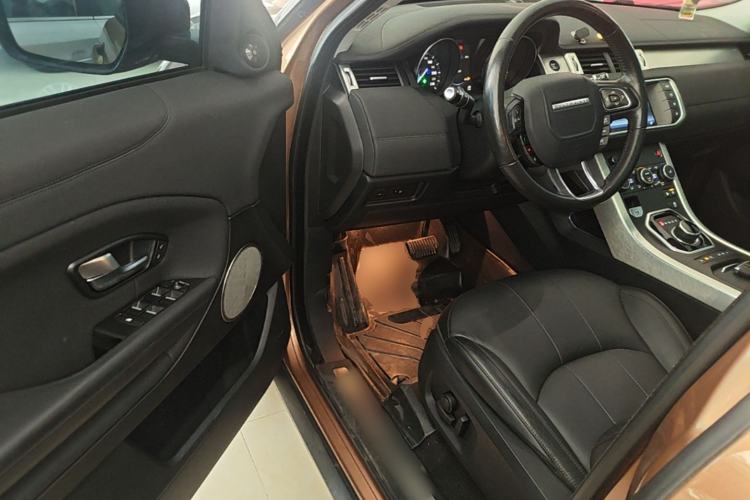 Used Land Rover Range Evoque 2017 2.0T SE Smart Glow Edition Driver Seat