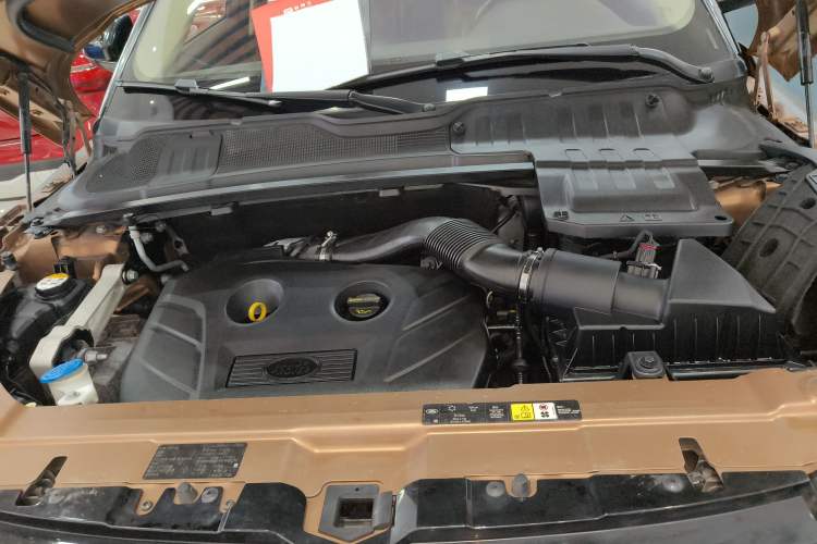 Used Land Rover Range Evoque 2017 2.0T British-Style Prestige Edition Engine Bay