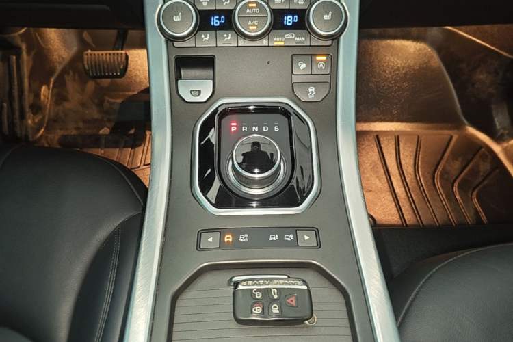 Used Land Rover Range Evoque 2017 2.0T SE Smart Glow Edition Gear Lever