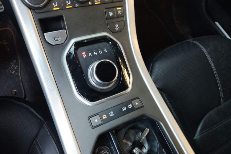 Used Land Rover Range Evoque 2017 2.0T Convertible Edition Gear Lever