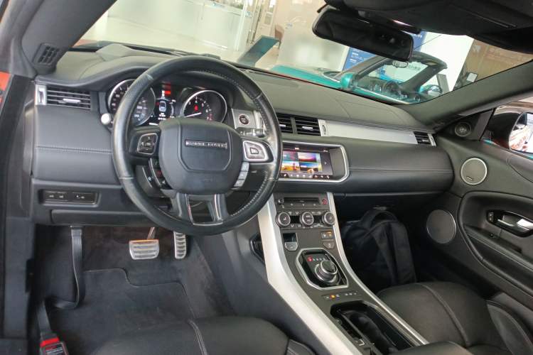Used Land Rover Range Evoque 2017 2.0T Convertible Edition Interior 2