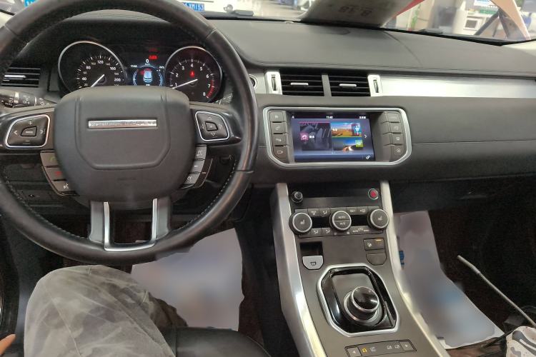 Used Land Rover Range Evoque 2017 2.0T British-Style Prestige Edition Interior 2