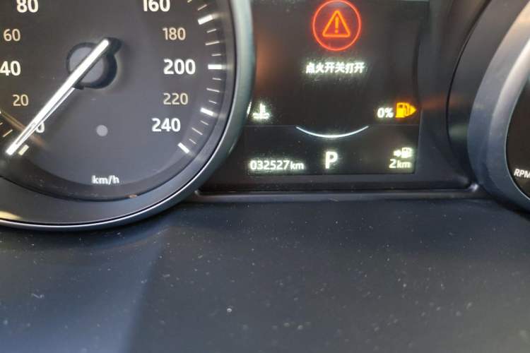 Used Land Rover Range Evoque 2017 2.0T SE Smart Glow Edition Odometer Close Up