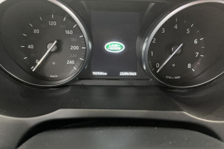 Used Land Rover Range Evoque 2017 2.0T British-Style Prestige Edition Odometer Close Up