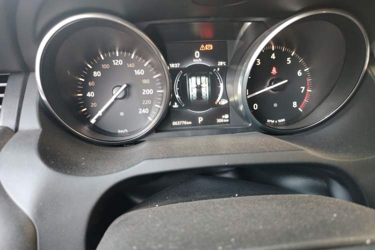 Used Land Rover Range Evoque 2017 2.0T Convertible Edition Odometer Close Up