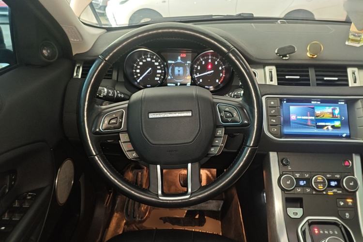 Used Land Rover Range Evoque 2017 2.0T SE Smart Glow Edition Steering Wheel