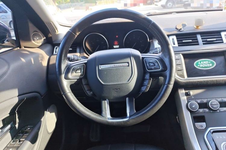 Used Land Rover Range Evoque 2017 2.0T SE Smart Glow Edition Steering Wheel