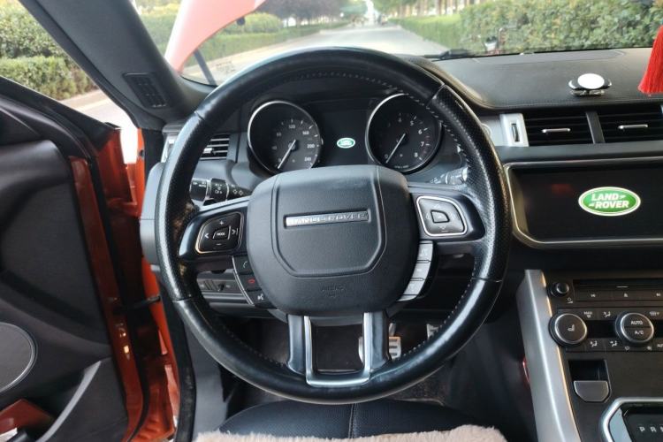 Used Land Rover Range Evoque 2017 2.0T Convertible Edition Steering Wheel