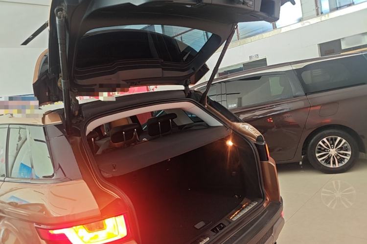 Used Land Rover Range Evoque 2017 2.0T SE Smart Glow Edition Trunk