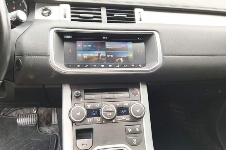 Used Land Rover Range Evoque 2018 240 PS SE Smart Brilliance Edition Audio And AC Panel