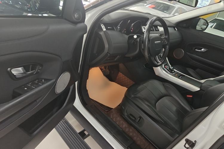 Used Land Rover Range Evoque 2018 240PS PURE Style Edition Driver Seat