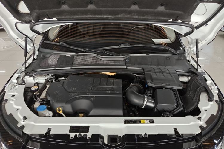 Used Land Rover Range Evoque 2018 240PS PURE Style Edition Engine Bay