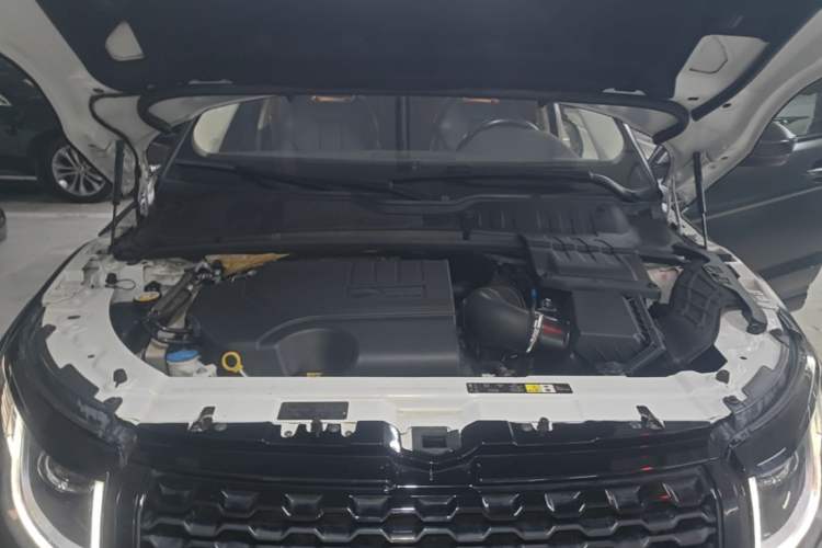 Used Land Rover Range Evoque 2018 240 PS SE Smart Brilliance Edition Engine Bay