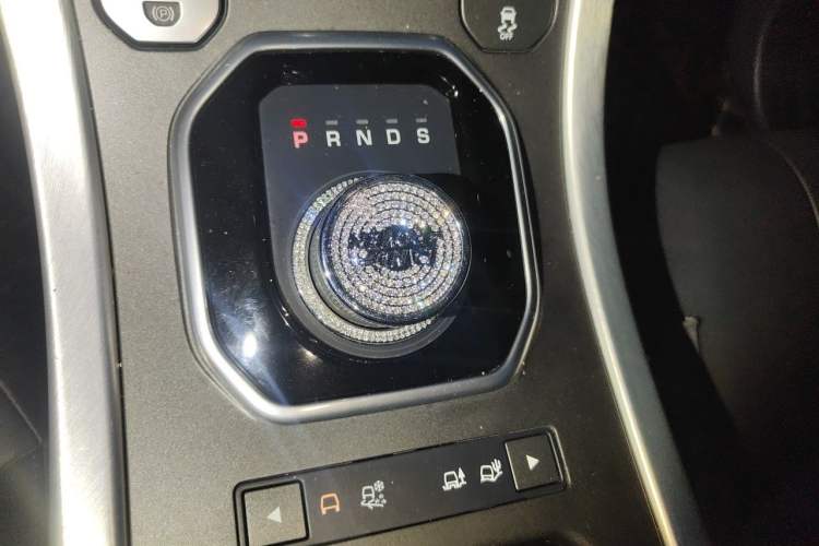 Used Land Rover Range Evoque 2018 240 PS SE Smart Brilliance Edition Gear Lever