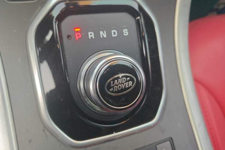 Used Land Rover Range Evoque 2018 240PS PURE Style Edition Gear Lever