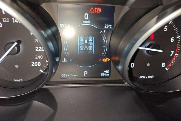 Used Land Rover Range Evoque 2018 240PS PURE Style Edition Instrument Cluster