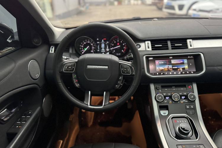 Used Land Rover Range Evoque 2018 240 PS SE Smart Brilliance Edition Interior 2