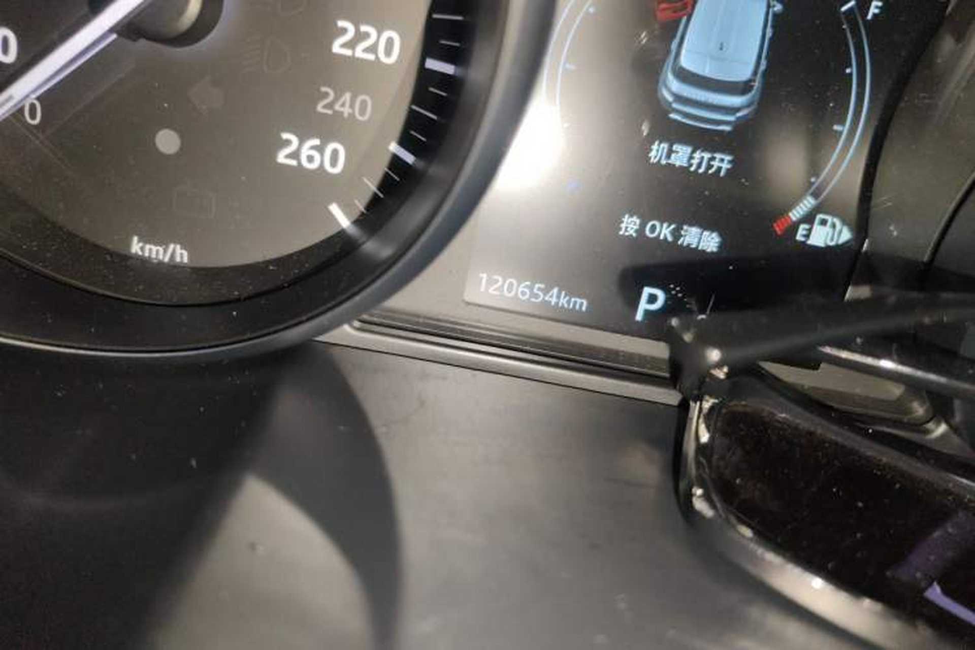 Used Land Rover Range Evoque 2018 240 PS SE Smart Brilliance Edition Odometer Close Up