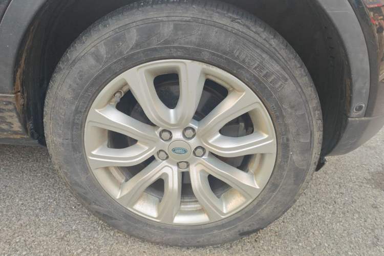Used Land Rover Range Evoque 2018 240PS PURE Style Edition Right Front Wheel Hub