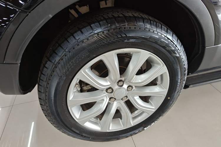 Used Land Rover Range Evoque 2018 240PS PURE Style Edition Right Rear Wheel Hub