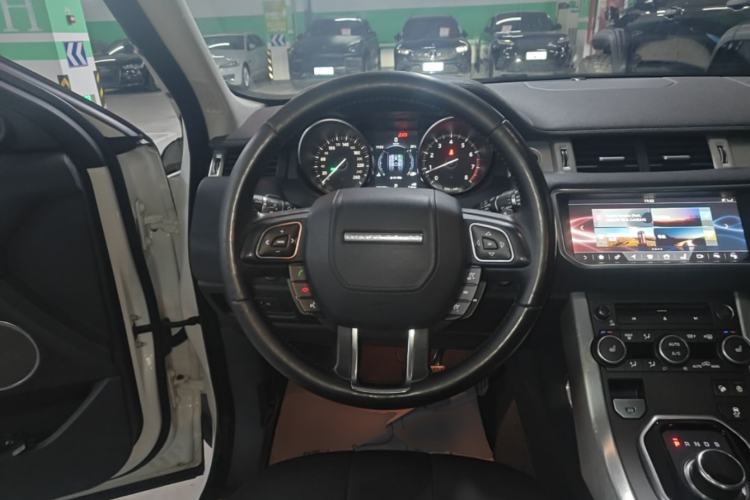 Used Land Rover Range Evoque 2018 240 PS SE Smart Brilliance Edition Steering Wheel