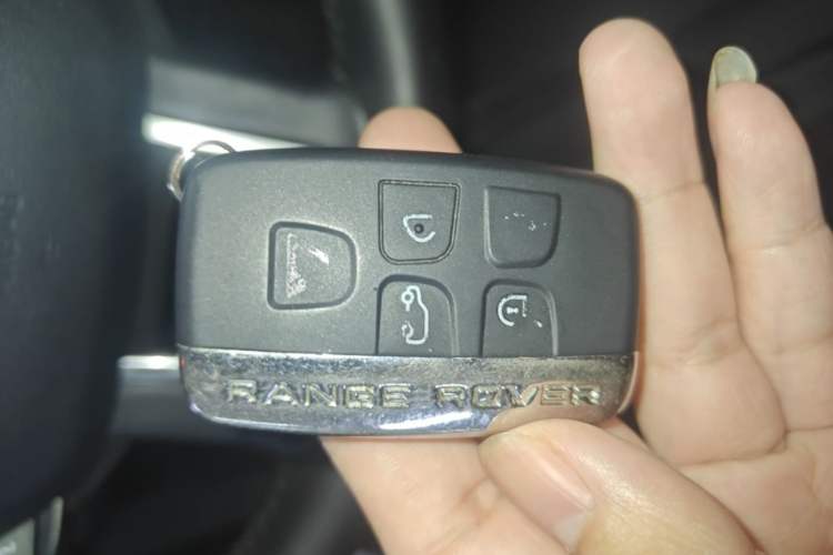Used Land Rover Range Evoque 2018 240 PS SE Smart Brilliance Edition Vehicle Key