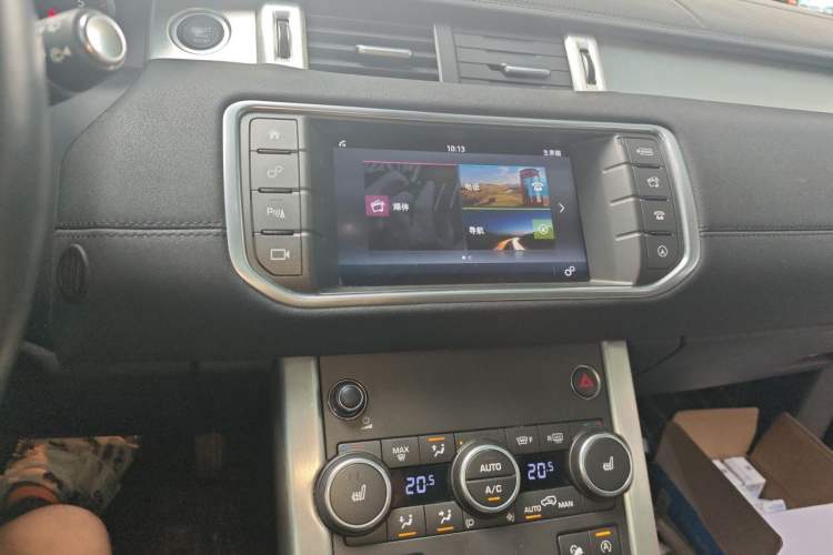 Used Land Rover Range Evoque 2018 240 PS SE Smart Brilliance Edition Audio And AC Panel