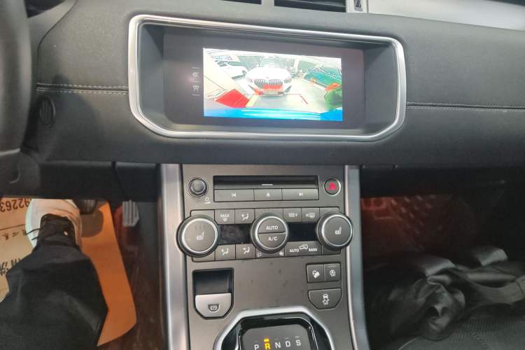 Used Land Rover Range Evoque 2018 240 PS Dream Lotus Lake Blue Limited Edition Audio And AC Panel