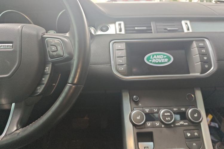 Used Land Rover Range Evoque 2018 240 PS SE Smart Brilliance Edition Center Console