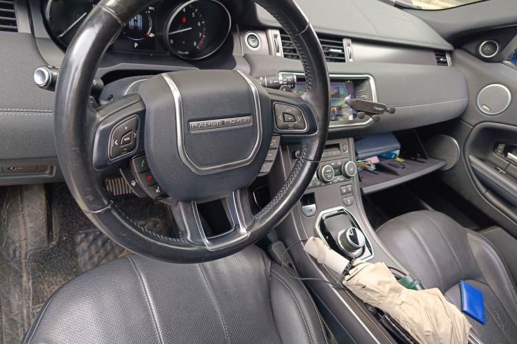 Used Land Rover Range Evoque 2018 240 PS Dream Lotus Lake Blue Limited Edition Center Console