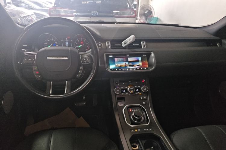 Used Land Rover Range Evoque 2018 240 PS Dream Lotus Lake Blue Limited Edition Center Console