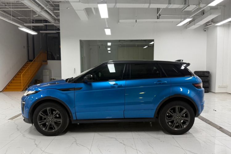 Used Land Rover Range Evoque 2018 240 PS Dream Lotus Lake Blue Limited Edition Exterior 4