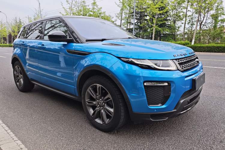 Used Land Rover Range Evoque 2018 240 PS Dream Lotus Lake Blue Limited Edition Exterior 5