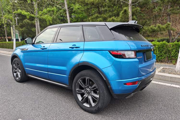 Used Land Rover Range Evoque 2018 240 PS Dream Lotus Lake Blue Limited Edition Exterior 8