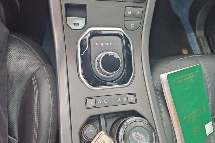 Used Land Rover Range Evoque 2018 240 PS Dream Lotus Lake Blue Limited Edition Gear Lever