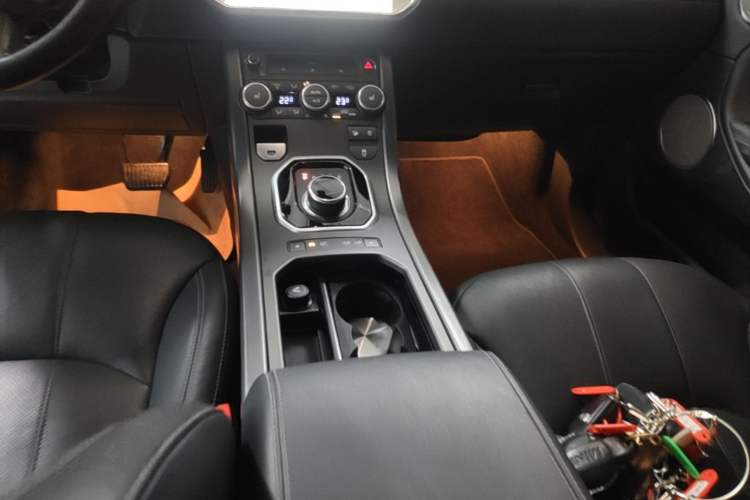 Used Land Rover Range Evoque 2018 240 PS Dream Lotus Lake Blue Limited Edition Gear Lever