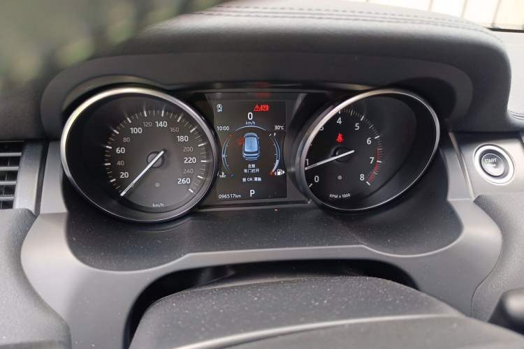 Used Land Rover Range Evoque 2018 240 PS Dream Lotus Lake Blue Limited Edition Instrument Cluster