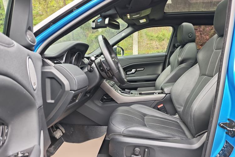 Used Land Rover Range Evoque 2018 240 PS Dream Lotus Lake Blue Limited Edition Interior 1