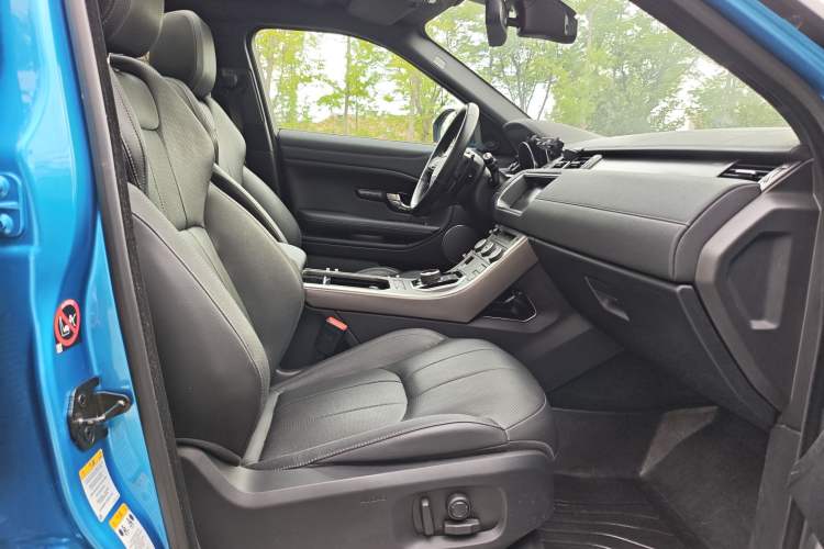 Used Land Rover Range Evoque 2018 240 PS Dream Lotus Lake Blue Limited Edition Interior 3