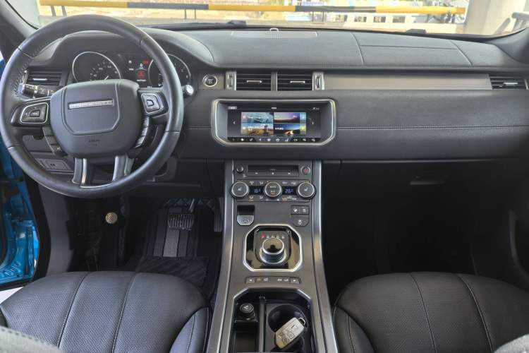 Used Land Rover Range Evoque 2018 240 PS Dream Lotus Lake Blue Limited Edition Interior 4