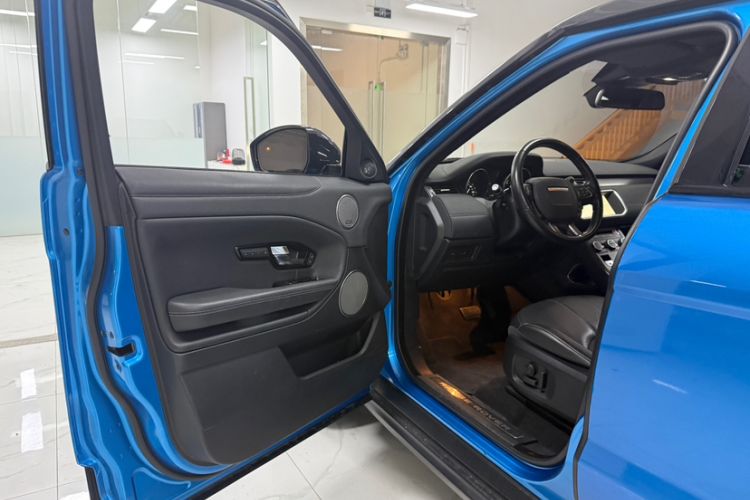 Used Land Rover Range Evoque 2018 240 PS Dream Lotus Lake Blue Limited Edition Interior 5