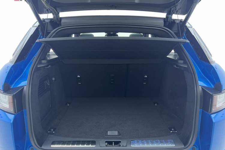 Used Land Rover Range Evoque 2018 240 PS Dream Lotus Lake Blue Limited Edition Interior 7