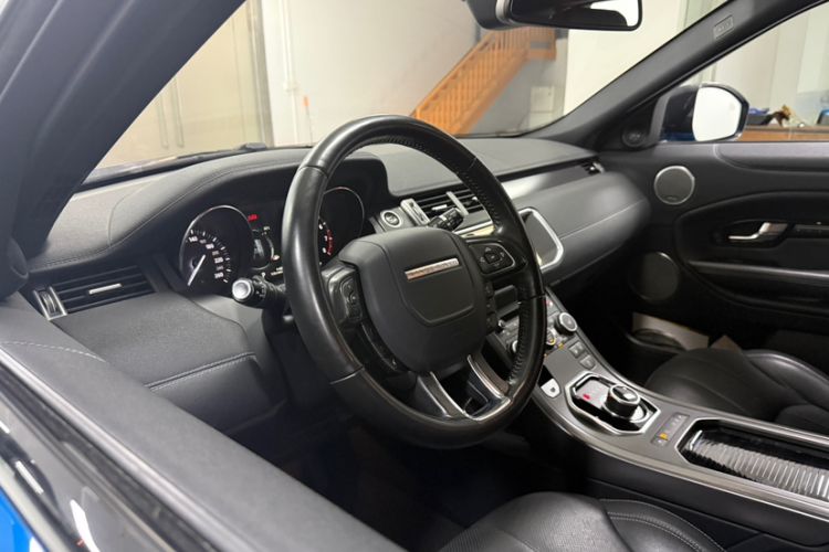 Used Land Rover Range Evoque 2018 240 PS Dream Lotus Lake Blue Limited Edition Interior 9