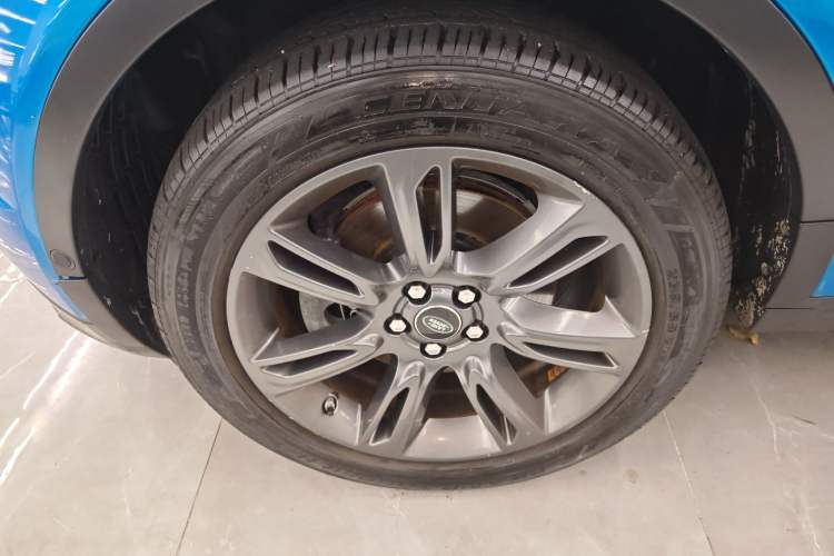 Used Land Rover Range Evoque 2018 240 PS Dream Lotus Lake Blue Limited Edition Left Front Wheel Hub