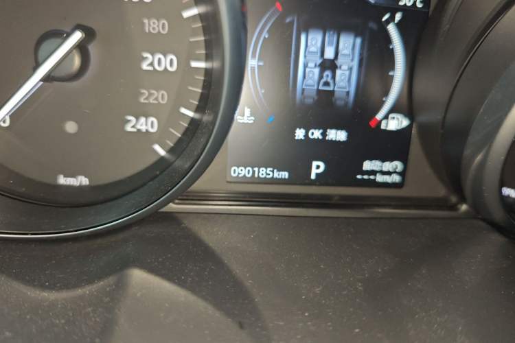 Used Land Rover Range Evoque 2018 240 PS SE Smart Brilliance Edition Odometer Close Up